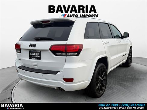 Used 2018 Jeep Grand Cherokee Altitude AWD/4WD image 5