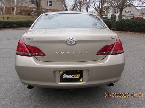 Used 2008 Toyota Avalon XL image 5