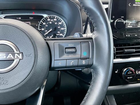 Used 2023 Nissan Pathfinder SL FWD image 25