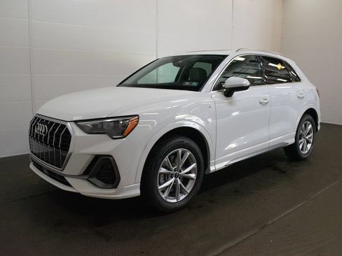 Used 2021 Audi Q3 2.0T Premium w/ Convenience Package AWD/4WD image 8