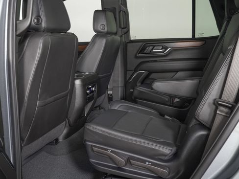 Used 2026 GMC Yukon Denali w/ Sun & Power Step Package AWD/4WD image 15