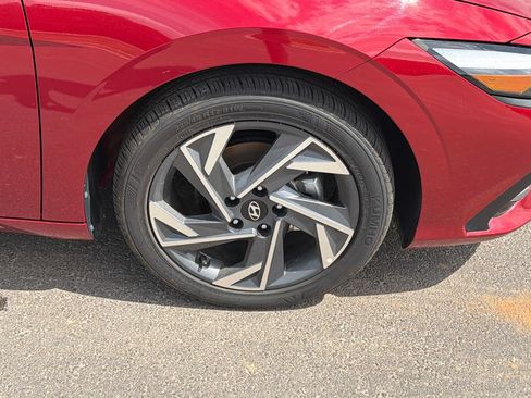 Certified 2025 Hyundai Elantra Sport FWD image 12