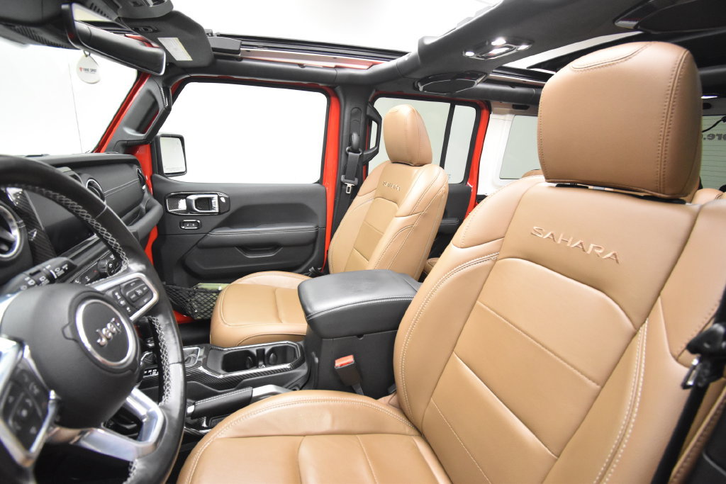 Used 2022 Jeep Wrangler Unlimited Sahara w/ LED Lighting Group AWD/4WD image 16