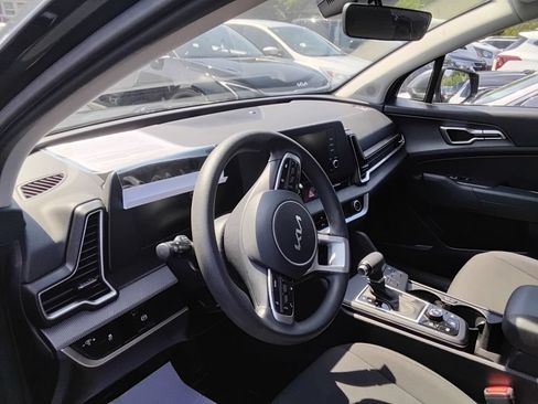Used 2023 Kia Sportage LX AWD/4WD image 10
