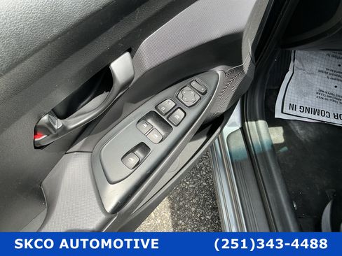 Used 2019 Hyundai Veloster 2.0 FWD image 22