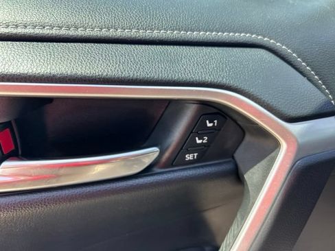 Used 2022 Toyota RAV4 Limited AWD/4WD image 15
