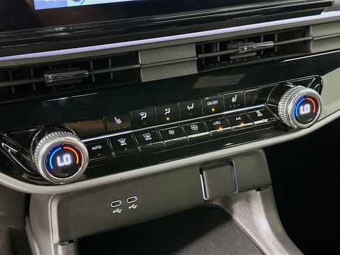 Used 2025 Honda Prologue Touring image 24