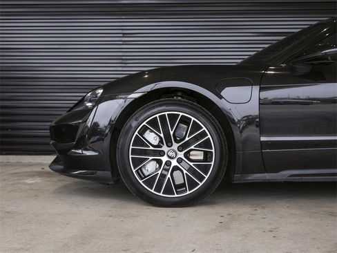 Certified 2020 Porsche Taycan Turbo image 12