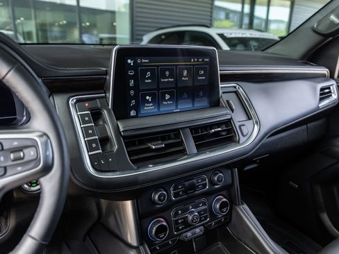 Used 2023 Chevrolet Tahoe Z71 w/ Luxury Package image 28