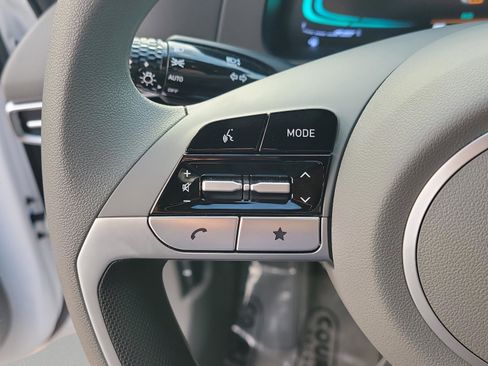 Used 2025 Hyundai Elantra Blue image 14