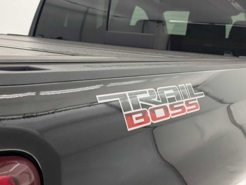 Used 2021 Chevrolet Silverado 1500 LT Trail Boss w/ LT Trail Boss Premium Package AWD/4WD image 14