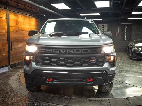 Used 2025 Chevrolet Silverado 1500 Custom Trail Boss AWD/4WD image 4