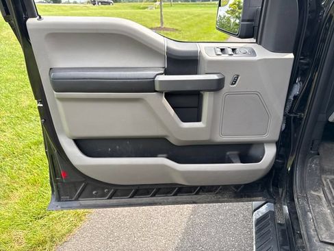 Used 2017 Ford F150 XLT w/ Equipment Group 301A Mid AWD/4WD image 22