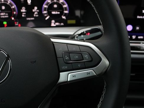 New 2026 Volkswagen Tiguan SE image 14