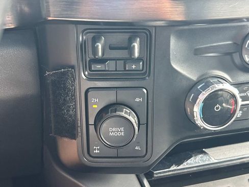 Used 2025 Ford F250 Lariat w/ FX4 Off-Road Package AWD/4WD image 39