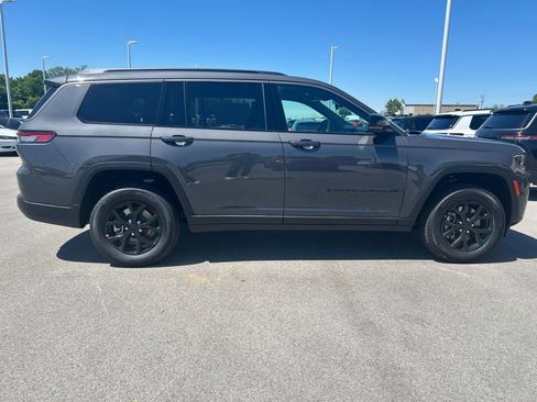 Used 2026 Jeep Grand Cherokee L 4WD image 2
