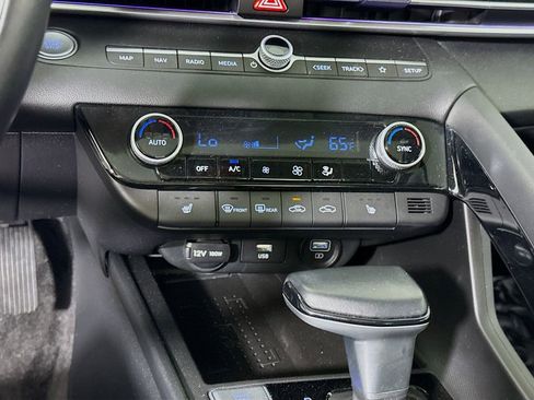 Certified 2023 Hyundai Elantra Limited FWD image 10