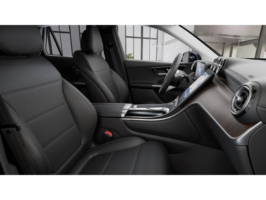 Certified 2023 Mercedes-Benz GLC 300 4MATIC image 4