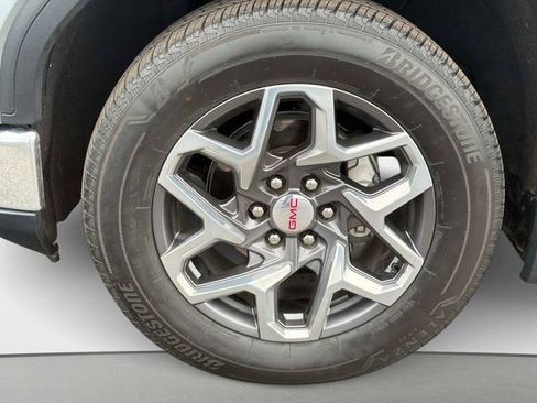Used 2023 GMC Sierra 1500 SLT w/ SLT Premium Package AWD/4WD image 10