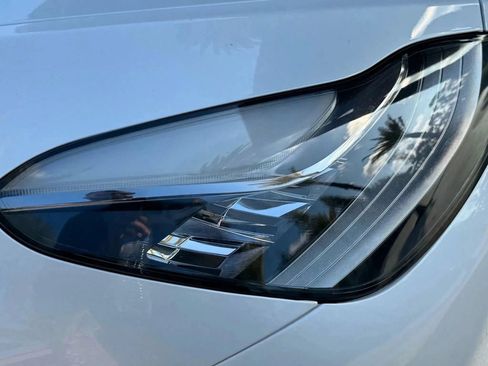 Used 2021 Tesla Model Y Long Range AWD/4WD image 27