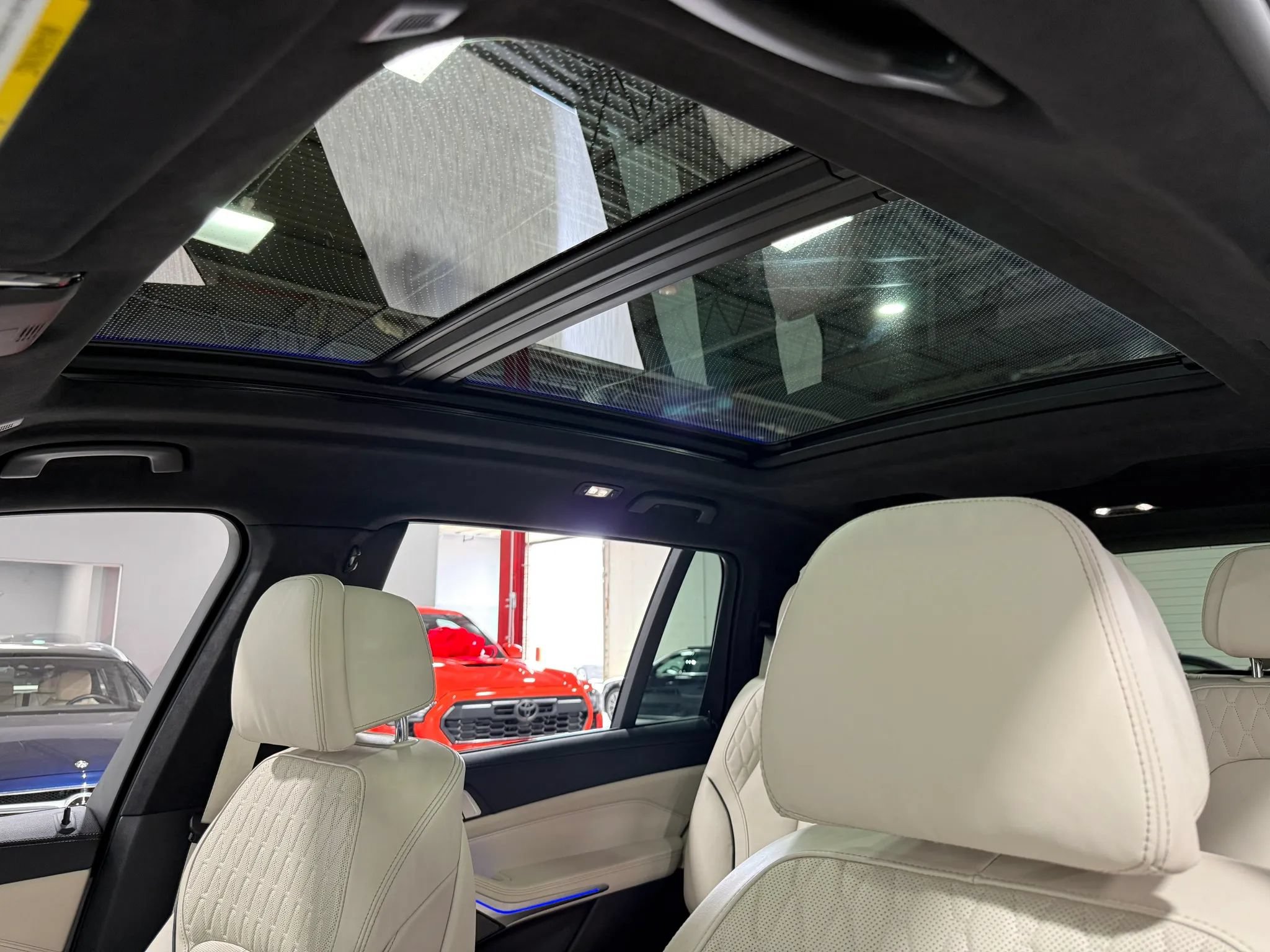 Used 2020 BMW X7 M50i w/ Executive Package AWD/4WD image 17