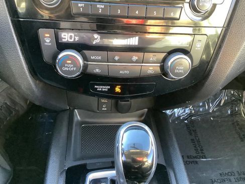 Used 2017 Nissan Rogue Sport SV image 37