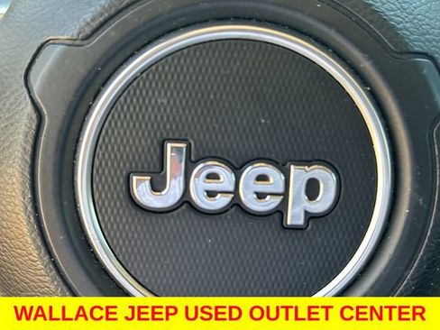 Used 2020 Jeep Wrangler Unlimited Sahara w/ LED Lighting Group AWD/4WD image 26