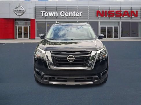 Certified 2025 Nissan Pathfinder SL w/ SL Premium Package FWD image 2