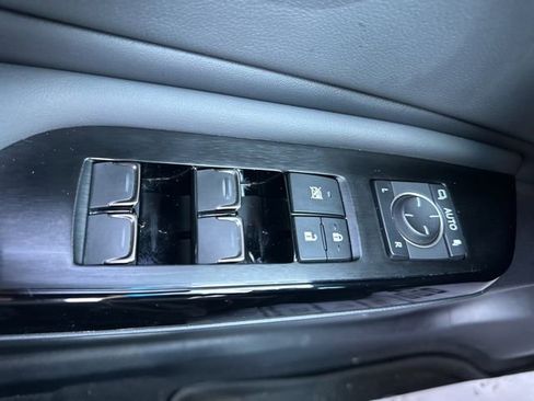 Used 2024 Lexus ES 300h w/ Premium Package image 33