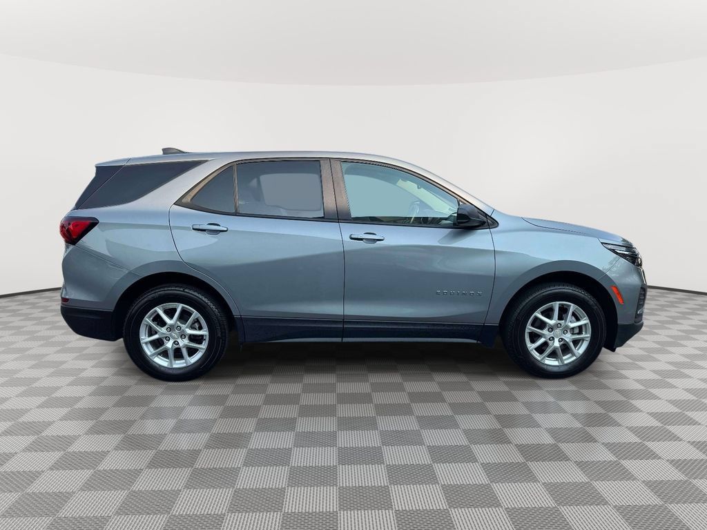 Used 2023 Chevrolet Equinox LS w/ LS Convenience Package AWD/4WD image 8