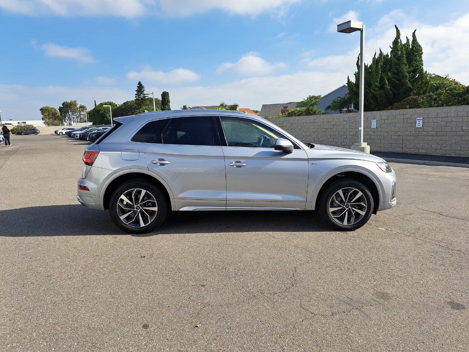 Used 2023 Audi Q5 2.0T Premium Plus w/ Premium Plus Package AWD/4WD image 4