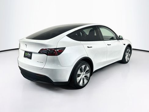 Used 2024 Tesla Model Y Long Range AWD/4WD image 9