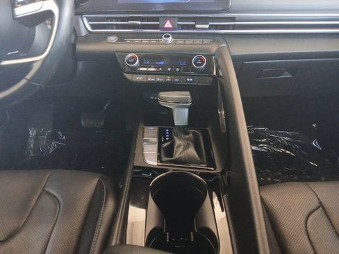 Used 2022 Hyundai Elantra Limited w/ Cargo Package FWD image 11