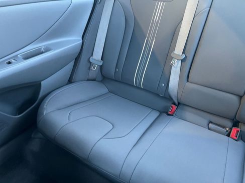 Used 2025 Hyundai Elantra SEL image 40