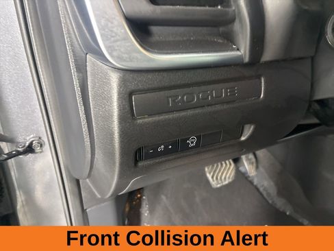 Used 2023 Nissan Rogue S image 9