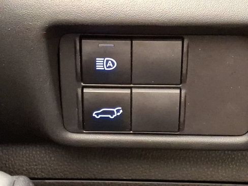Used 2022 Toyota Highlander XLE AWD/4WD image 26