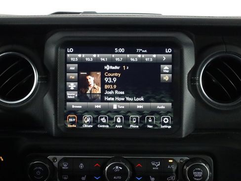 Used 2023 Jeep Wrangler Unlimited Sahara w/ Cold Weather Group AWD/4WD image 24