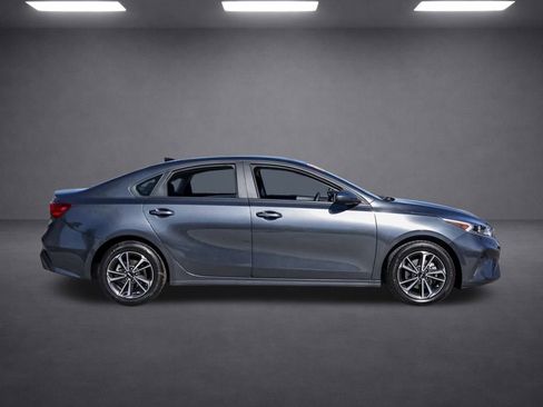 Used 2024 Kia Forte LXS image 3