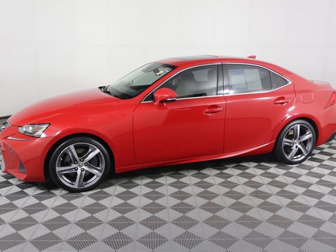 Used 2019 Lexus IS 300 w/ Premium Package image 9