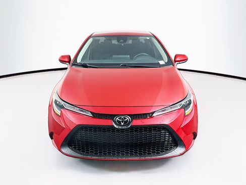 Used 2021 Toyota Corolla LE image 2