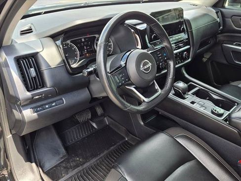 Used 2022 Nissan Pathfinder SL AWD/4WD image 10