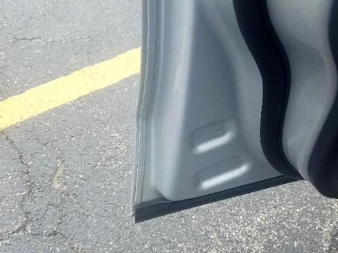 Used 2010 Mercedes-Benz E 350 4MATIC Sedan image 6