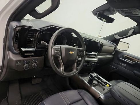 Used 2024 Chevrolet Silverado 1500 High Country w/ Technology Package image 16