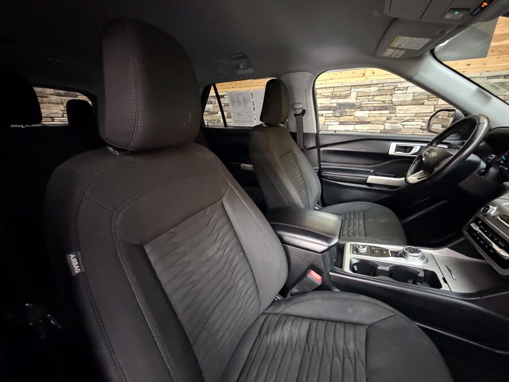 Used 2021 Ford Explorer XLT AWD/4WD image 16