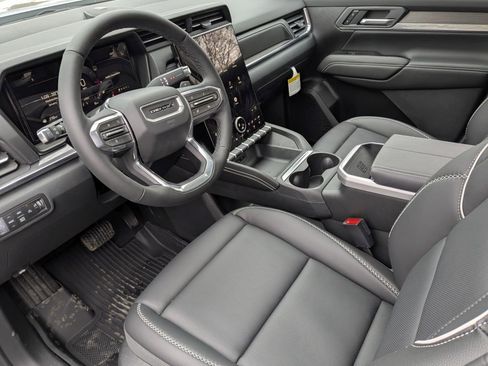 New 2026 GMC Terrain Denali w/ LPO, Black Badging Package image 11