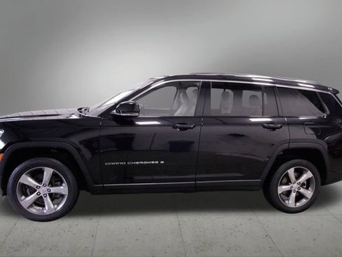 Used 2022 Jeep Grand Cherokee L Limited image 2