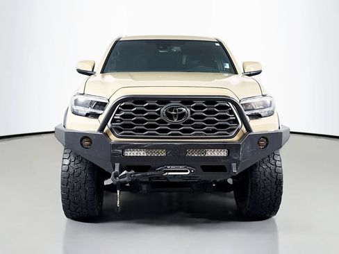 Used 2020 Toyota Tacoma TRD Off-Road w/ Technology Package AWD/4WD image 2