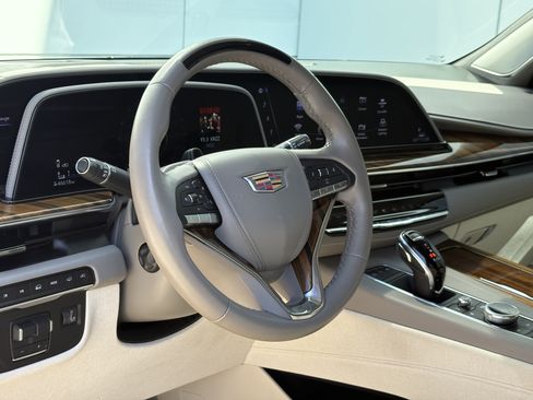 Certified 2024 Cadillac Escalade Sport Platinum w/ LPO, ONYX Package AWD/4WD image 18