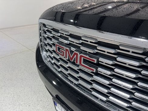Used 2018 GMC Yukon Denali w/ Denali Ultimate Package image 27