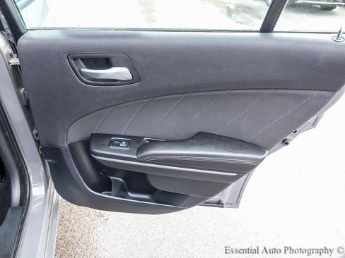 Used 2019 Dodge Charger SXT w/ Navigation & Travel Group image 23